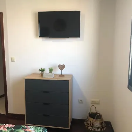 Acogedor Atico Appartamento